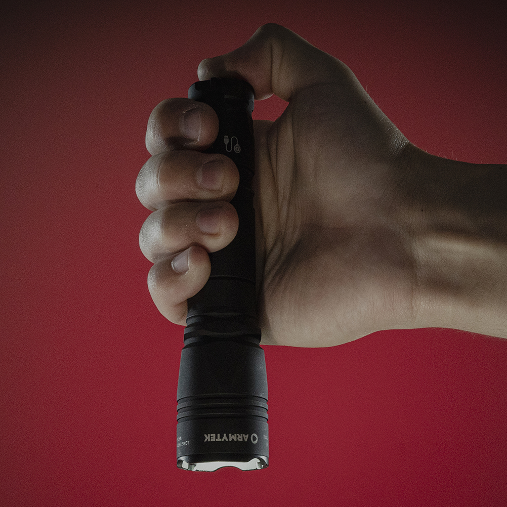 Фонарь для охоты Armytek Dobermann Pro Magnet USB | Armytek.ru